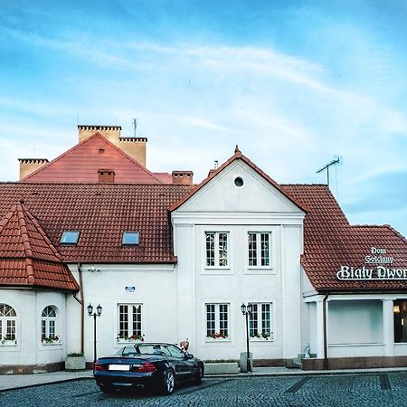 Dom Goscinny Bialy Dworek Czluchow Exterior photo
