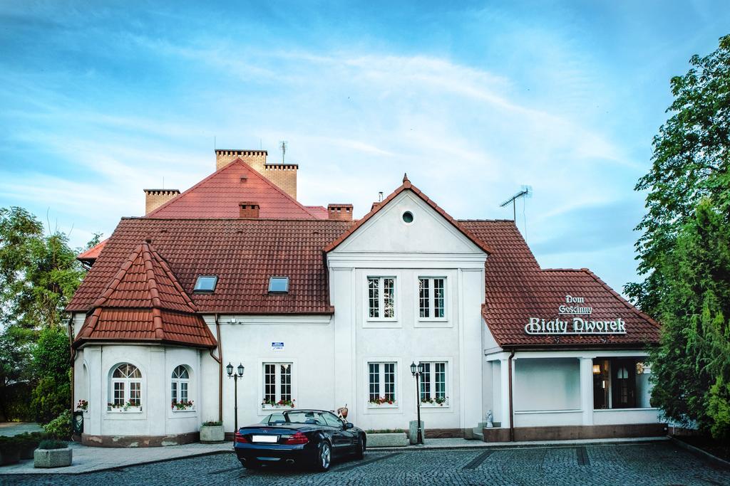 Dom Goscinny Bialy Dworek Czluchow Exterior photo